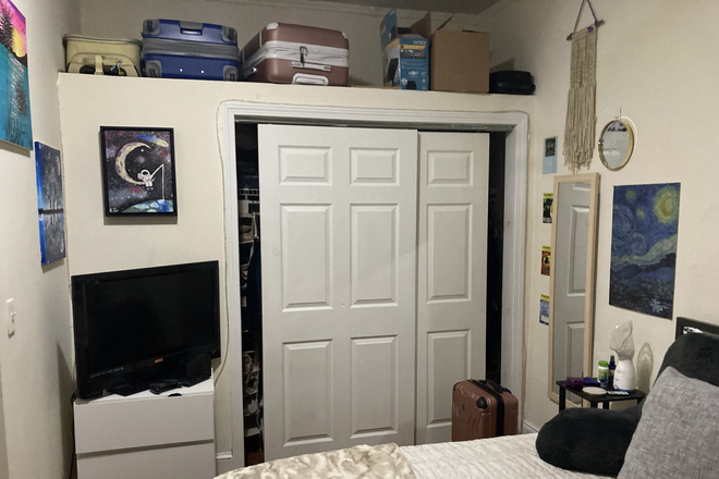 20 Hemenway St - Avail 9/1 - Awesome, Spacious, exposed brick 1 BR Split on Hemenway Apartments