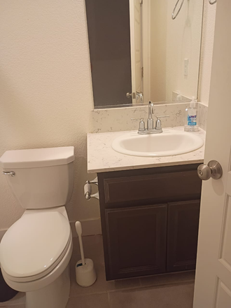 The is a private room and private bathroom. $650 The kitchen is downstairs. Free table. - Yosemite Apartments