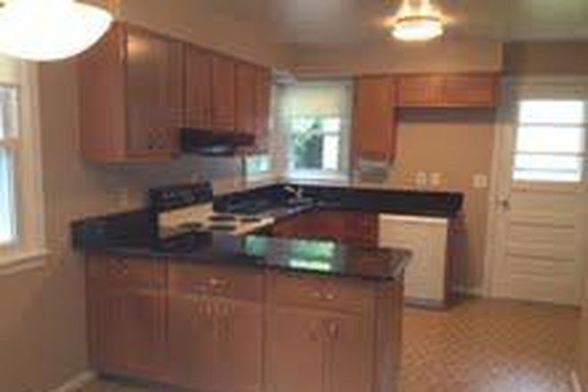 kitchen - Cleats and Cleavage House