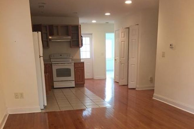 Hardwood floors-living room - Unfurnished 2BR apt-Humbert St-Princeton