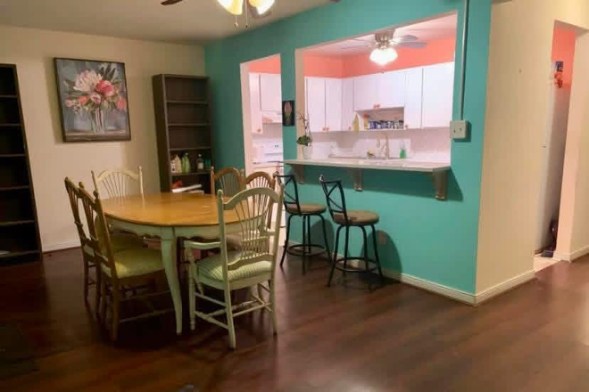 Furnished Dining room - TWO rooms available in Cozy Townhome! Females only