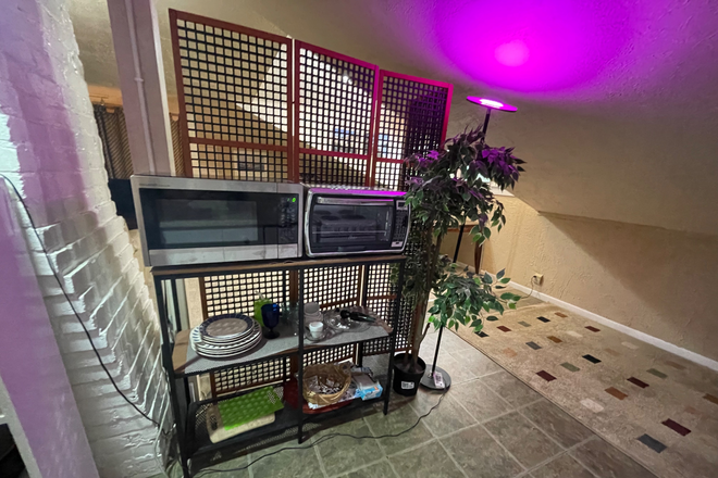 kitchen - Charming Fully Furnished 1 bedroom studio