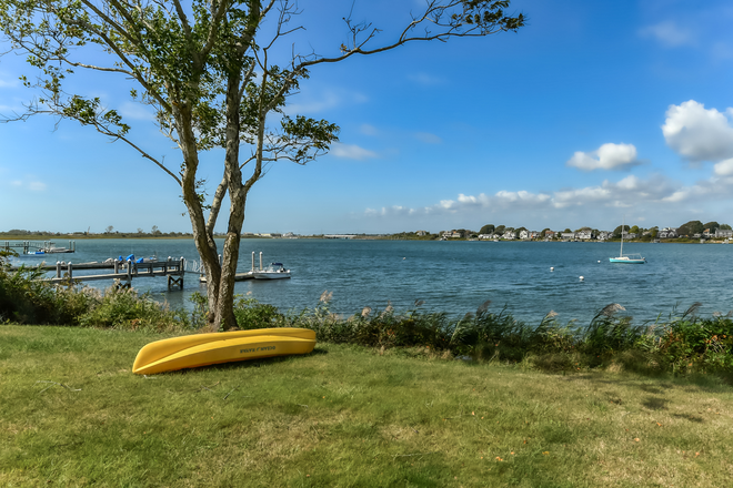Exterior - Open 2 Bed Cottage with Ocean Views House
