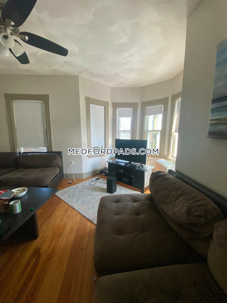 Living Room - NO BROKER FEE! Available 6/1/2026 5 Bed 2 Bath on George St.! Apartments