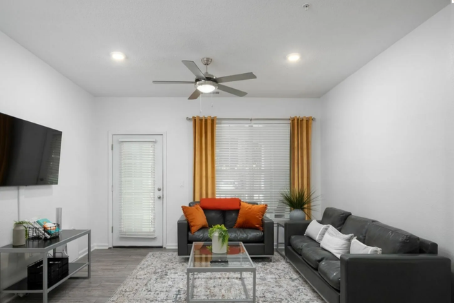 Living Room - Gainesville Place Apartments CHEAPER (Shared Housing)