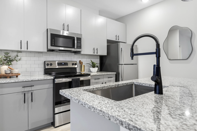 Kitchen - The 9 UCF Apartments