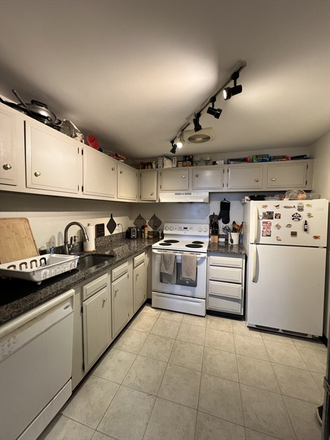kitchen - LOCATION!! Amazing 3 Bed / 2 Bath available 6/1/26!! Apartments