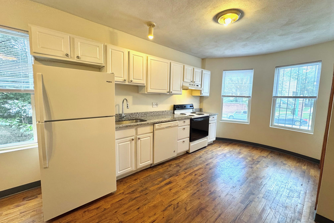 Call NOW for showings! 617-236-8550 - HUNTINGTON AVE - LRG MODERN TRUE 2BR/1BA NEAR MISSION PRK MBTA W/ DW, LNDRY ON SITE AVAIL *9/1/2026* Apartments