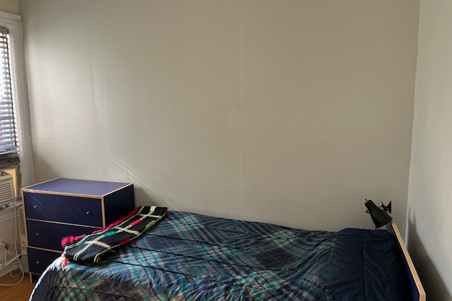 Bed - Lovely room for rent House