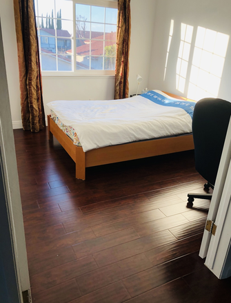 Bedroom - Room Available Now – Perfect for Students House