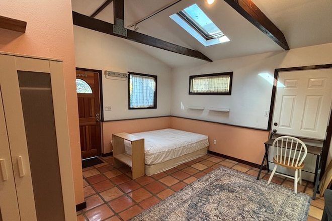 sleeping area - Kensington Studio Cottage for rent