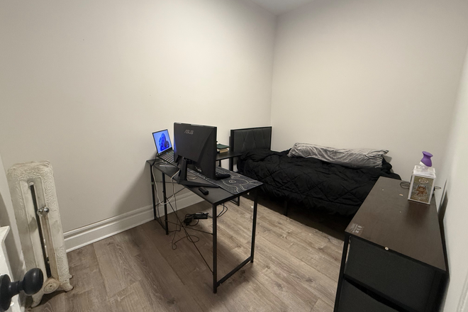 Bedroom 1 - SUBLEASE 2 BED/1 BATH UNIT - UIC AREA Apartments