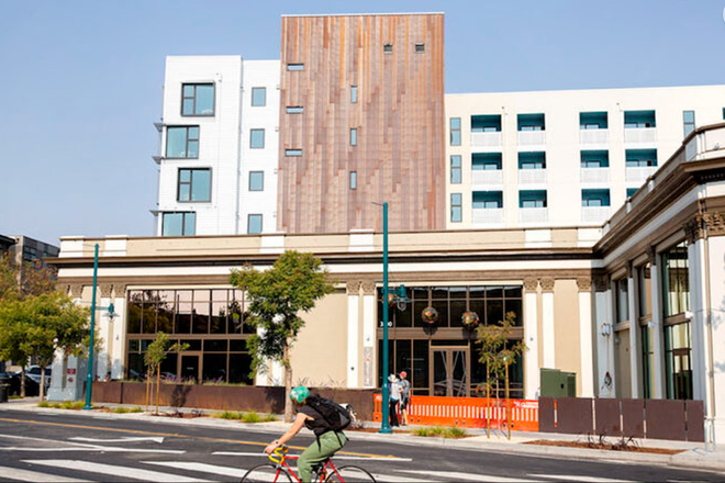 Exterior of Intersection Graduate Student Apartments in Emeryville - The Intersection Apartments