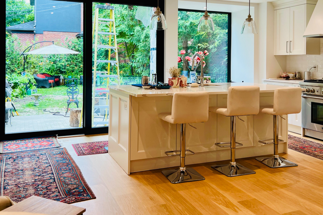 Shared kitchen - Private Bedroom, ONLY 2 MONTH MINIMUM, FEMALE Students (due to shared areas with 3 other adults) House