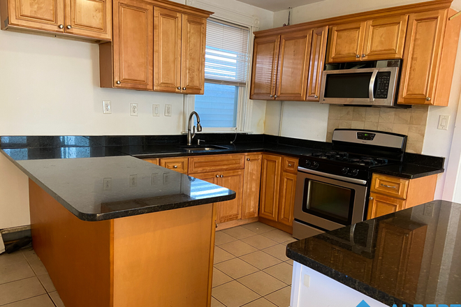 Kitchen - Cute 2nd floor 4 bedroom with Balcony Apartments