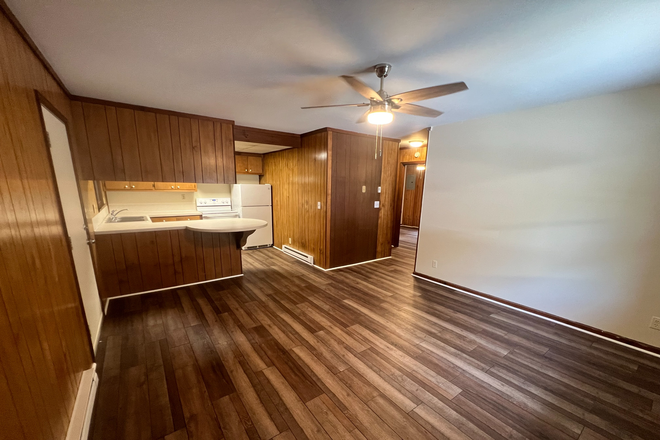 Living to Kitchen - Green Oaks Apartments