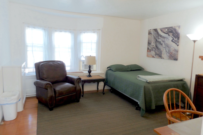 Room 1 - Aug 25th - Huge Furnished Room w/AC & All Included