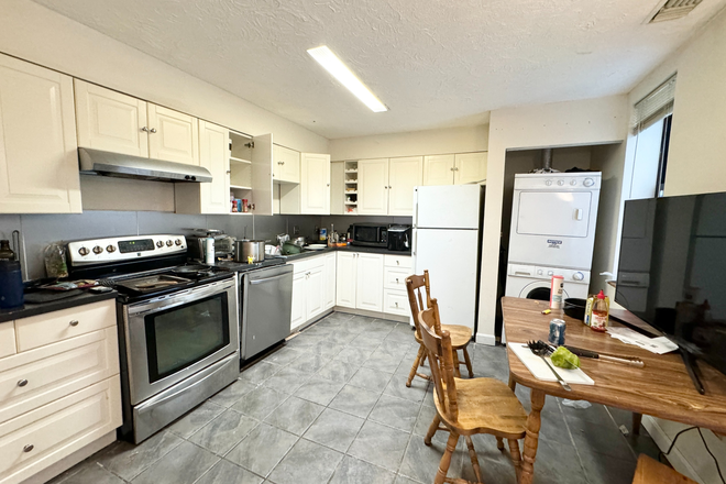 Call NOW for showings! 617-236-8550 - GAINSBOROUGH ST - ONE OF THE ONLY 5BR IN SYMPHONY! AVAIL *9/1/2026* W/ IN UNIT W/D, 3 BATH, A/C, DW!