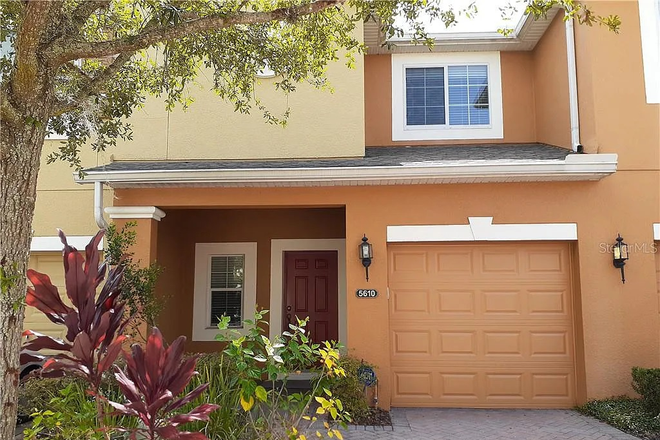 Front of the home / entrance - Townhouse for UCF Student Rental with included utilities, Provenance Loma Vista gated community