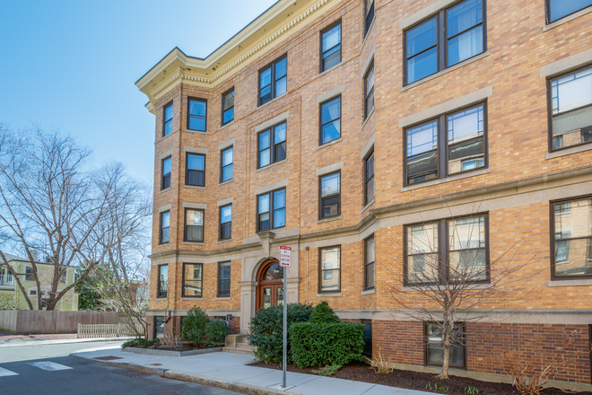 Street view - Shared 3 bedroom apartment