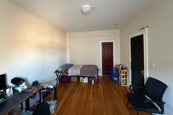 Bedroom - 2bed 1bath apartment