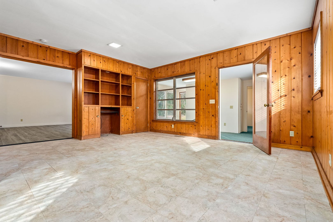 Photo - 615 Forestdale Drive House