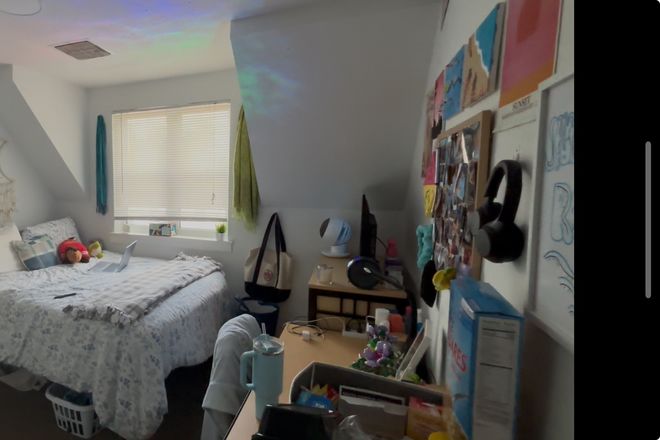 Bedroom (Fullsape) - South Campus Commons #4