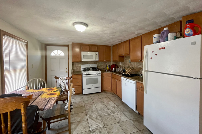 kitchen - LOCATION!! Spacious 3 Bed / 2 Bath w/ huge deck avail. 9/1/25!!