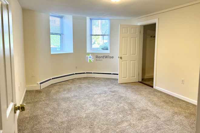 1 - 1 Mo Free! Spacious Brookline 1-Bed w/ Heat + HW – Student Friendly, Steps to C Line