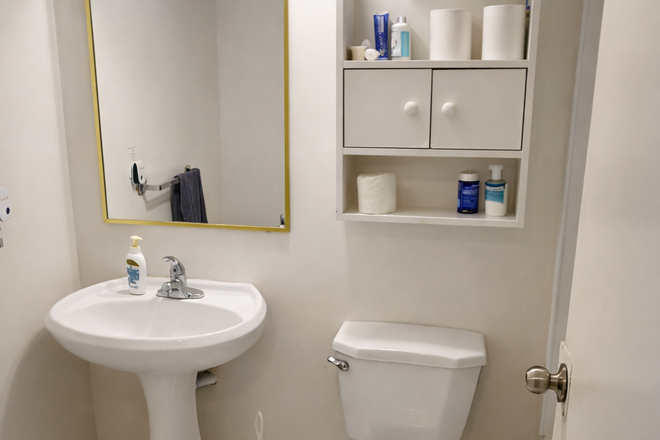 Shared bathroom - (FOR MALE) Private room for rent in a shared townhouse at Four Winds Drive