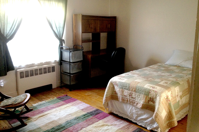 Bedroom for rent - Room for rent - single female