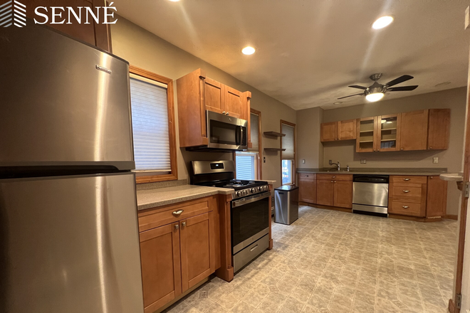 1 - Lovely 2.5 bed/1 bath apartment in a multi-family house