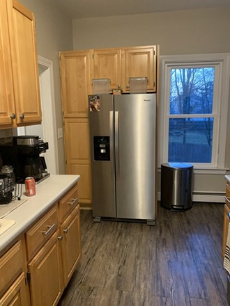 kitchen - 4 bedroom 2 bath single family with 4 off street parking spaces House