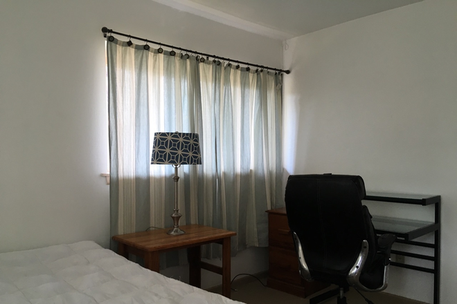Bedroom 3522 Mt. Vernon $825 - PRIVATE FURNISHED BEDROOM W/SHARED BATH AVAILABLE WALKING DISTANCE TO UCR House