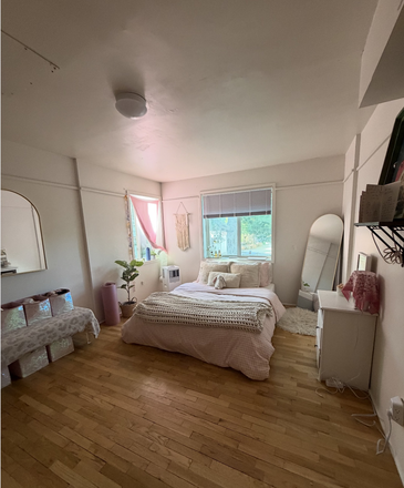floor 2 bed 1 - SPRING SUBLEASE: 18TH STREET BIG BEDROOMS 4 bedroom 2 bath house