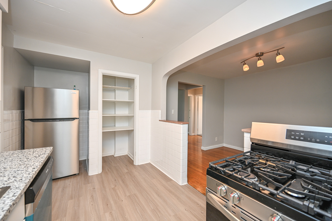 kitchen - 203 Loraine Ave. Apartments