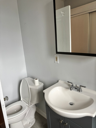 Bathroom/Toilet and Sink - Quiet and Charming 2 Bedroom 1 Bath Condo for Rent in Methuen