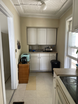 Kitchen - Room in Shared House 5 Min away from Campus