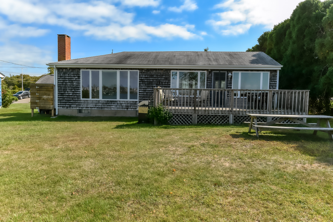 Exterior - Open 2 Bed Cottage with Ocean Views House