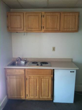 hubrealtyproperties.com - Back Bay lovely studio, great dorm alternative Apartments