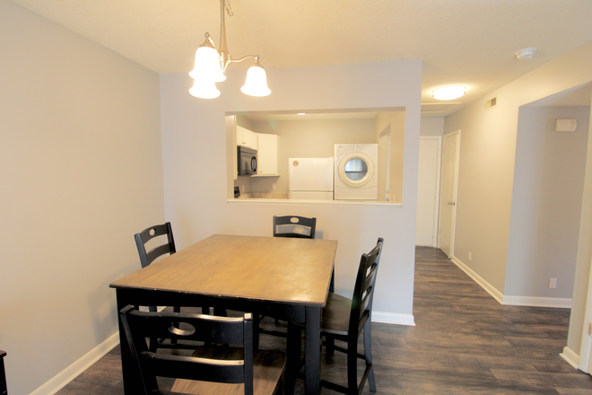 Living area - 1 bedrooms for rent! -1380-K Hunters Road Condo