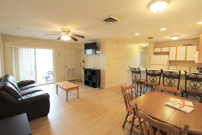 Kitchen - 4 Bedroom 4 Bathroom in Campus View available for the 26-27 year! Condo