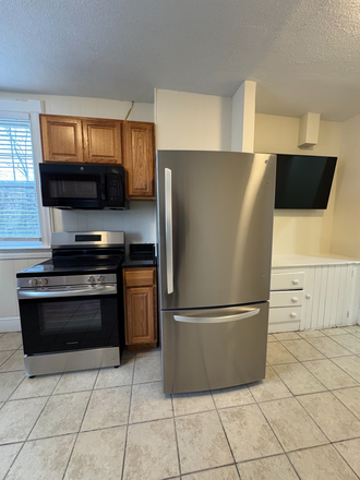 Call NOW for showings! 617-236-8600 - WADSWORTH ST - HUGE *NO FEE* 7BR SINGLE FAMILY FOR *9/1/2026* W/ 4 BATH, LNDRY IN UNIT, BLCONY, YARD House