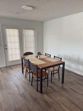 dining hall - The Courtyards UMD - 300$ signing bonus Apartments