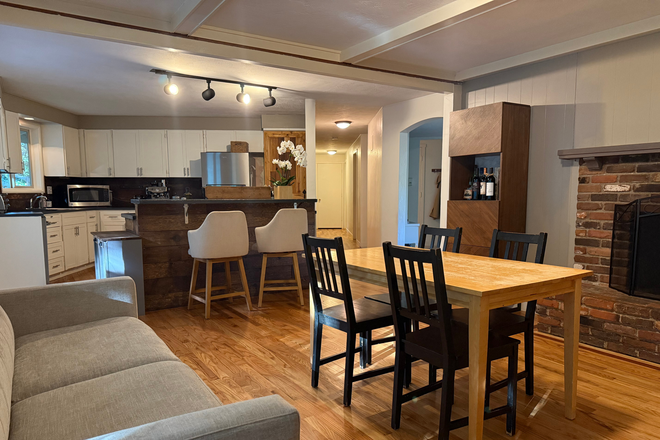 Dining Room and Kitchen - Spacious 4 Bedrooms, 2 Bathroom Unit in a subdivided South Eugene Home