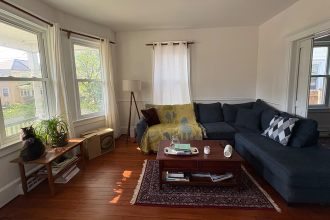 Living room - Room in shared home-Maple St-Princeton