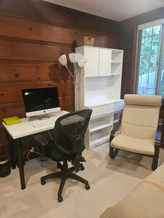Desk and sitting area - Charming Private Quiet Studio No Roomates No Smoking House