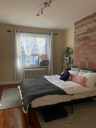 Bedroom - 1 Bedroom in Light and Airy 2 Bedroom in the Annex, steps from campus