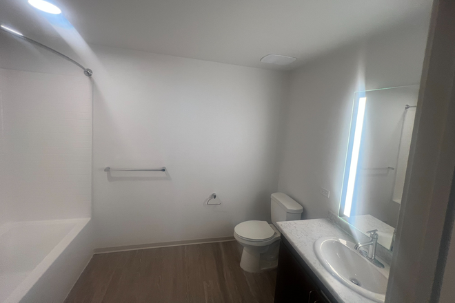 Bathroom - Plaza Verde - 2 bed 2 bath E (Sublease) Apartments