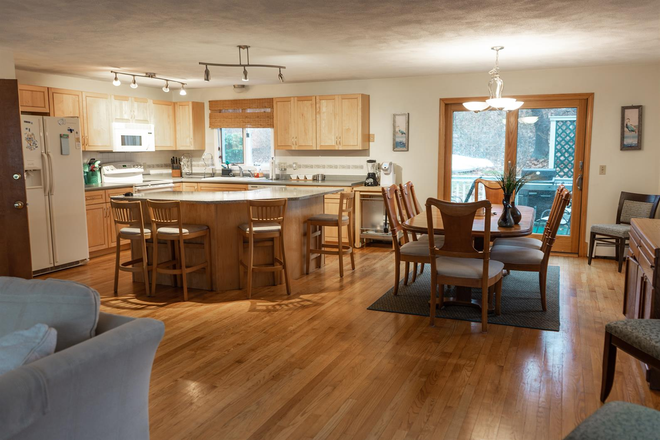 Kitchen - Available for a group of 5! Stunning peaceful home!